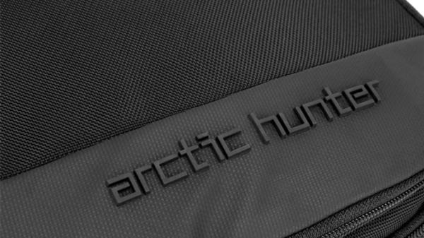 B00382 arctic hunter 07